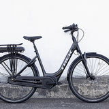 Trek district+ 4 Lowstep sort elcykel