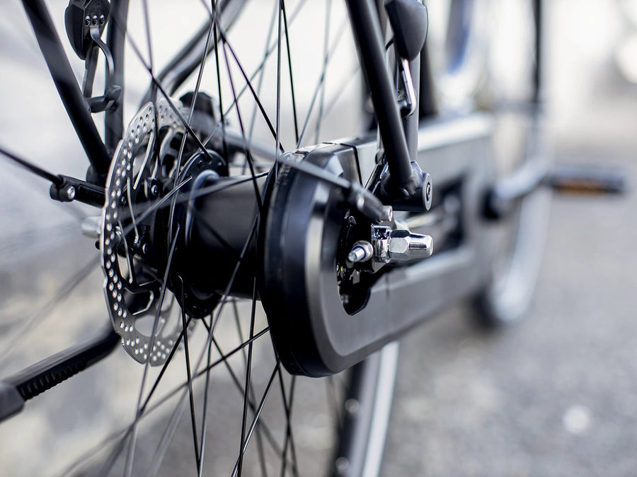 Trek district+ 4 Lowstep sort elcykel