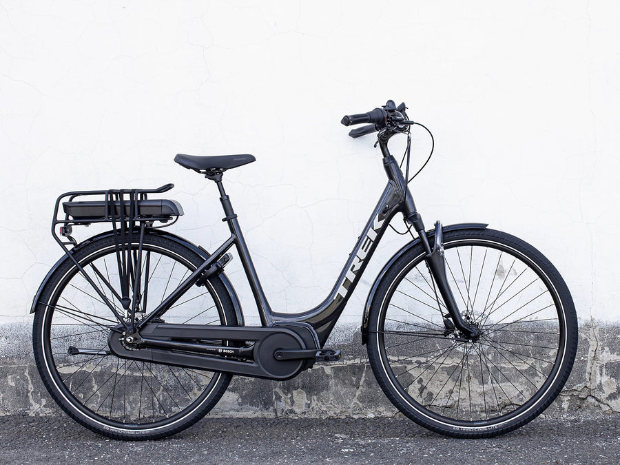 Trek district+ 4 Lowstep sort elcykel